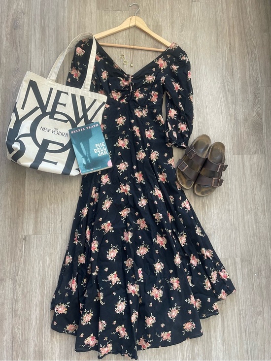 Free People Dresses & Skirts - Free People Black Floral Midi Dress Size 4 Puff Sleeve Sweetheart Neck
